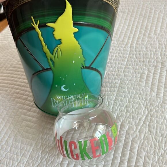 Wicked Elphaba AMC Popcorn Bucket Tin Exclusive with Wine Cup - Picture 1 of 8